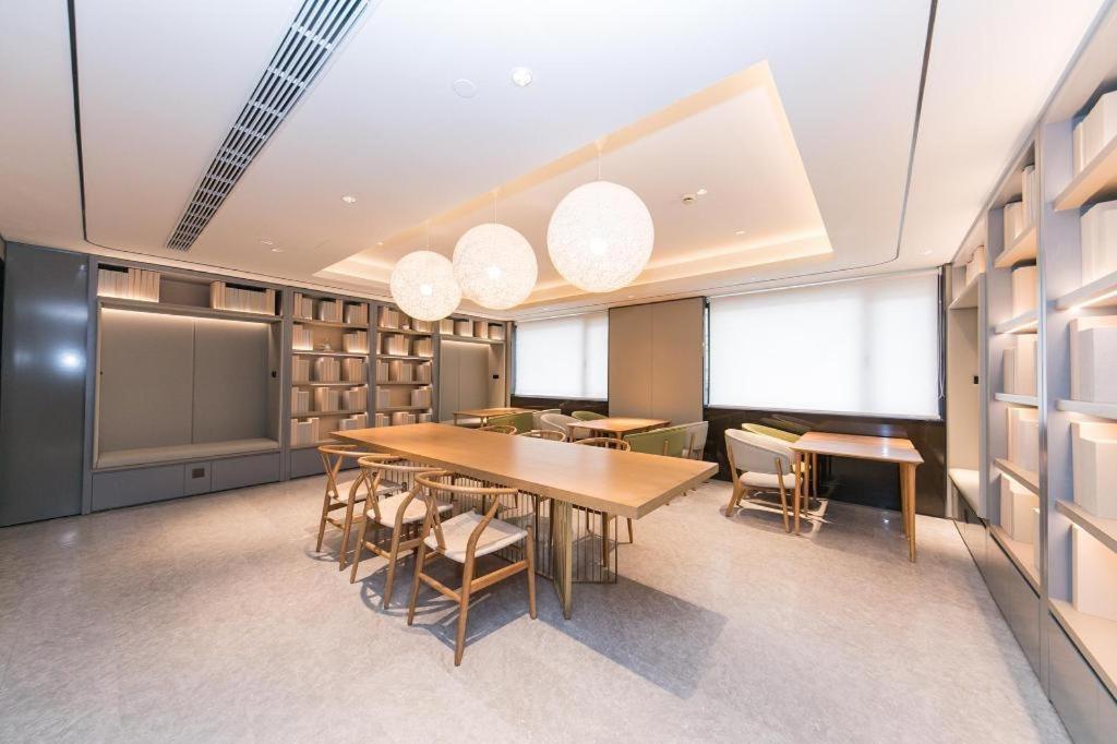 Ji Hotel Shanghai Xujiahui Bagian luar foto