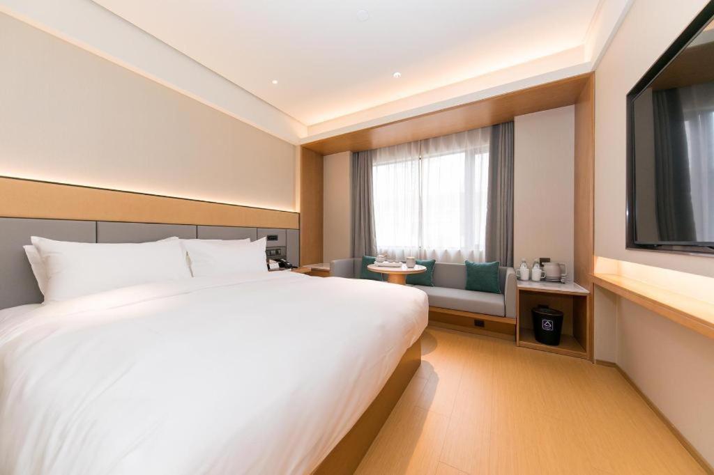 Ji Hotel Shanghai Xujiahui Bagian luar foto