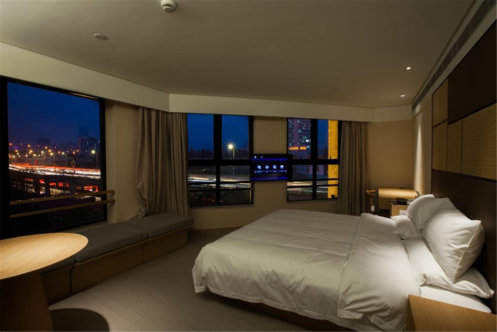 Ji Hotel Shanghai Xujiahui Bagian luar foto