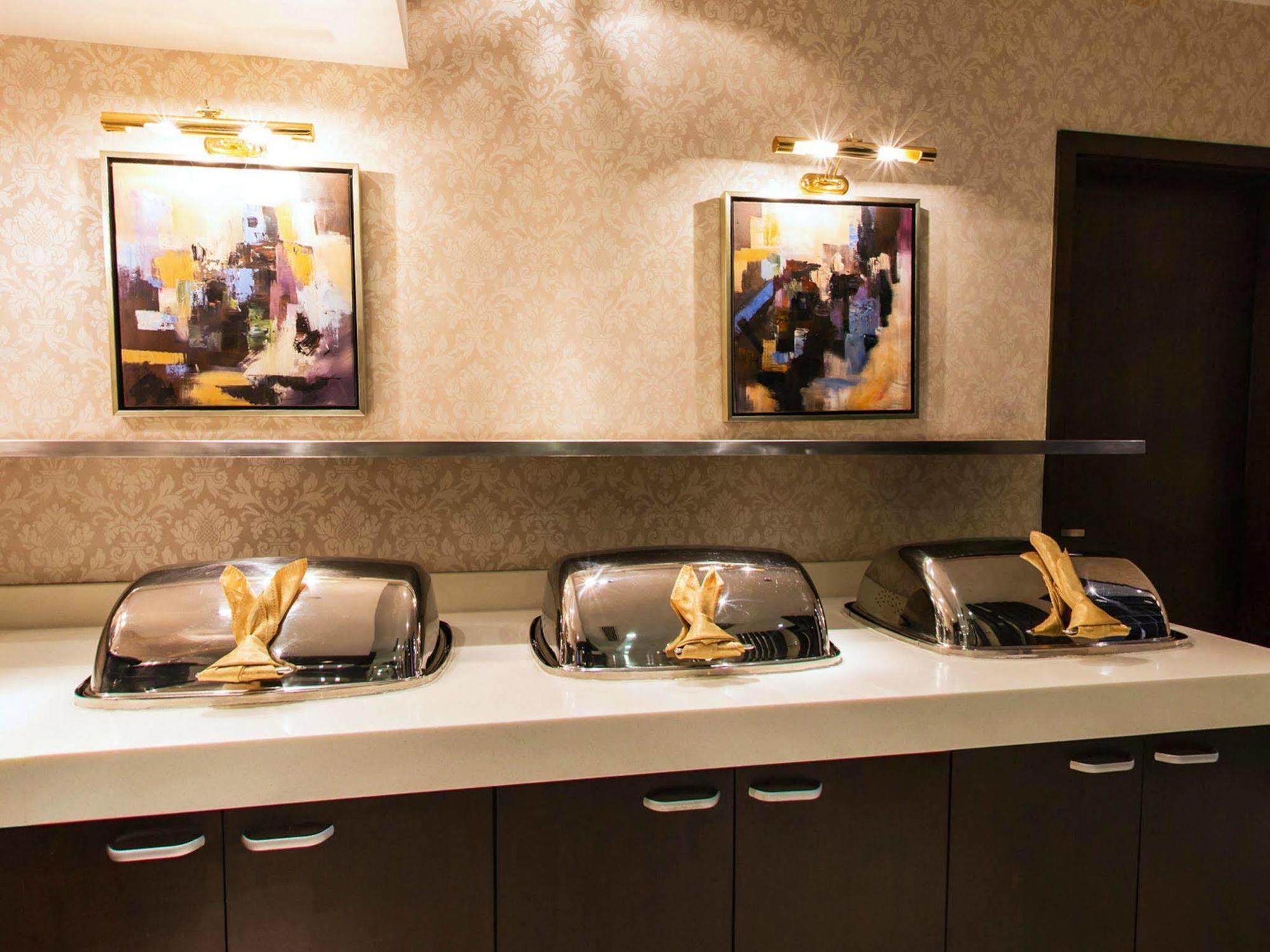Ji Hotel Shanghai Xujiahui Bagian luar foto