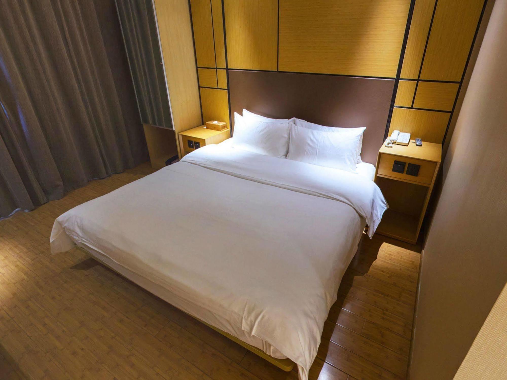 Ji Hotel Shanghai Xujiahui Bagian luar foto