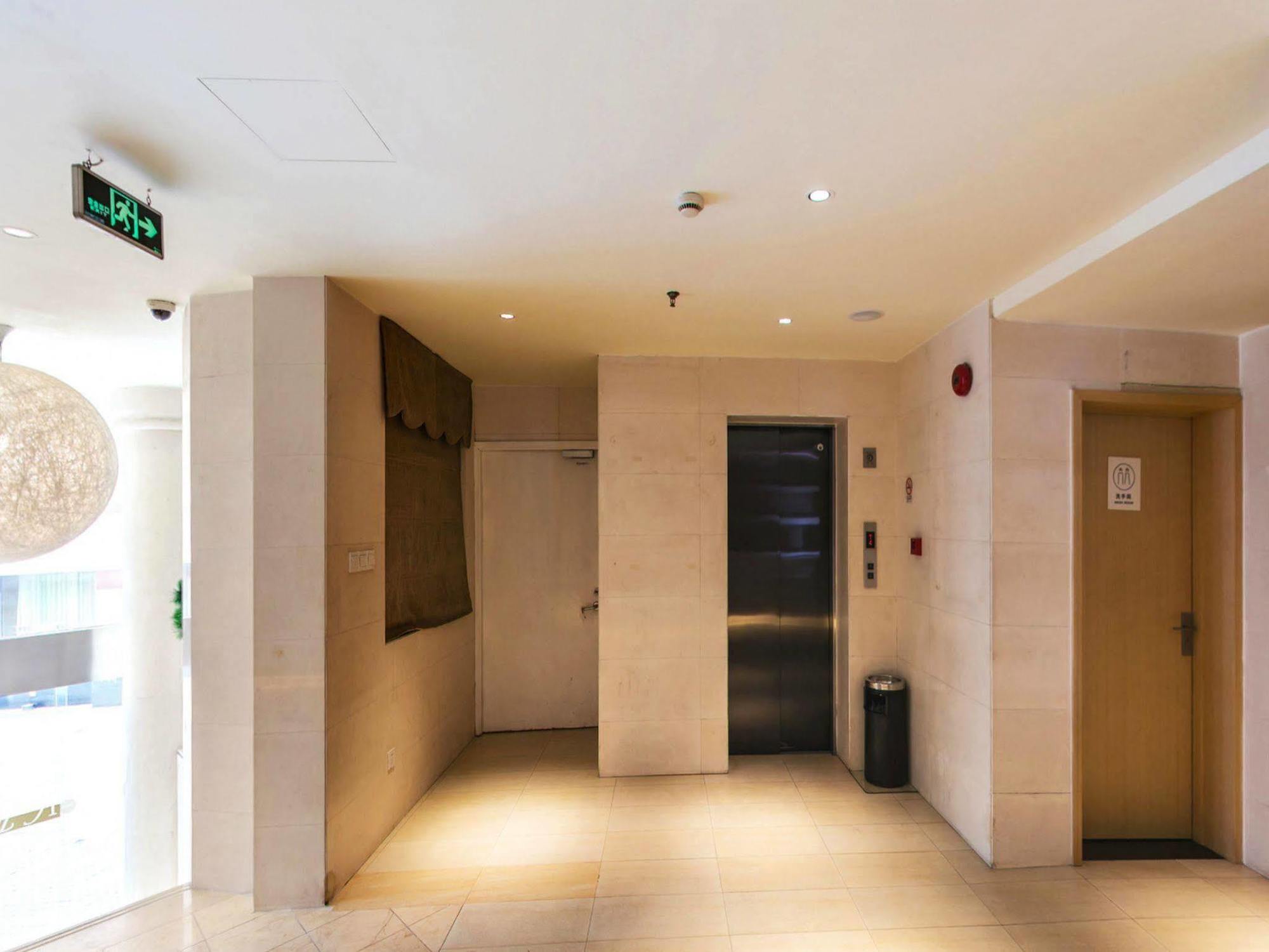 Ji Hotel Shanghai Xujiahui Bagian luar foto