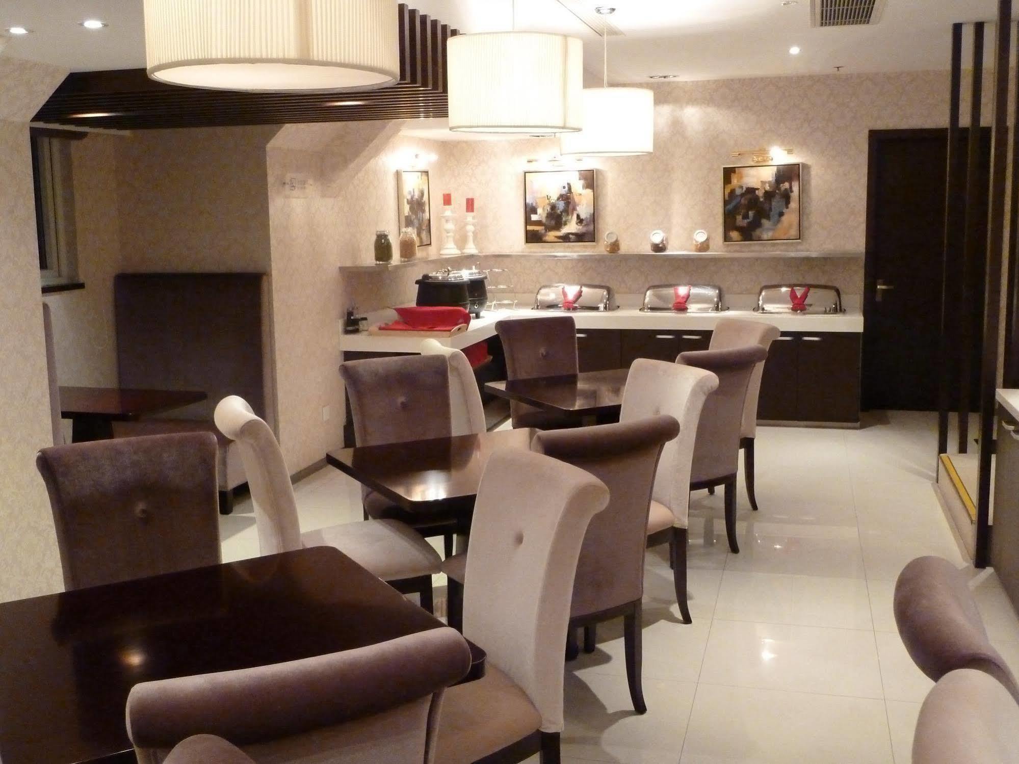 Ji Hotel Shanghai Xujiahui Bagian luar foto